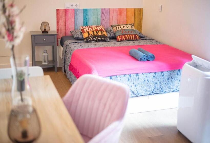 اتاق استاندارد سه تخته با سرویس بهداشتی مشترک, Barcelona City Center Private Rooms