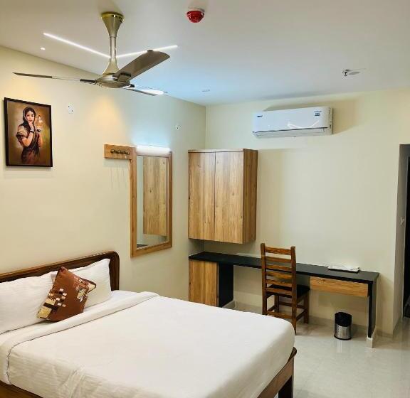 Номер Deluxe, Gokulam Grand