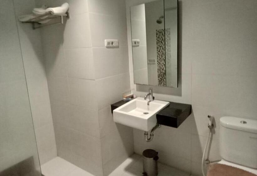 스탠다드 룸 풀장 전망, Resort Prima Cipayung