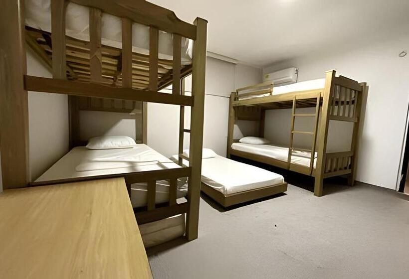 디럭스 스튜디오, Gl Hostal Habitacion Familiar