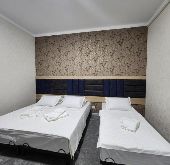 Quarto Triplo Estandar, Room4you