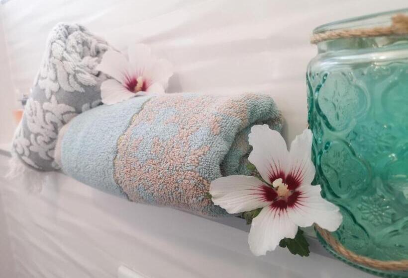 اتاق استاندارد سه نفره, Principessa Rooms