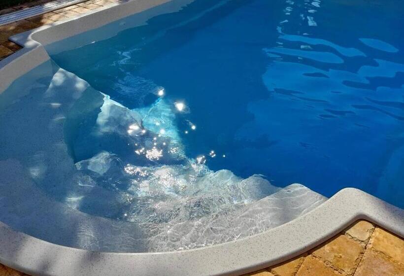 스탠다드 룸 킹사이즈 침대, Canadian Style House With 3d Effect Pool