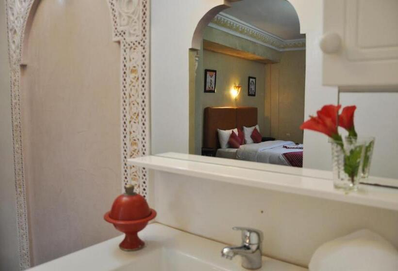 اتاق سوپریور خانوادگی, Riad Hamdani