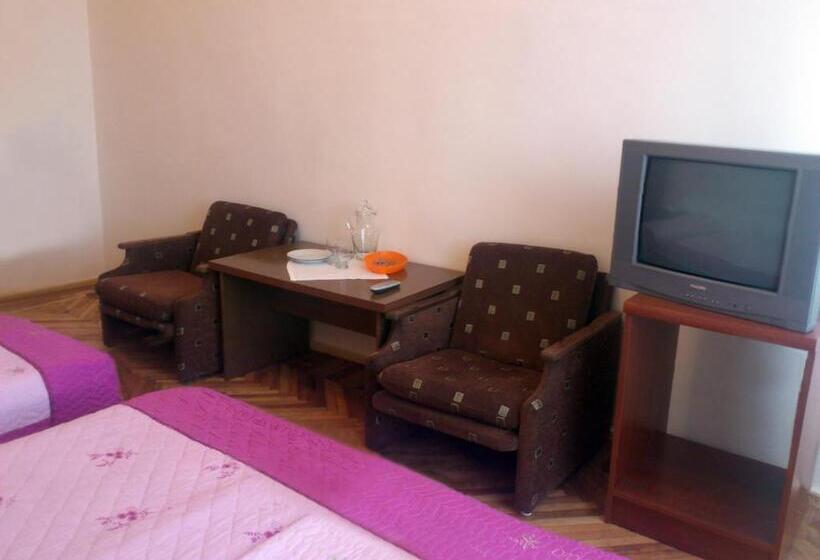 Номер Стандарт Трехместный, Jermuk Ararat Health Spa