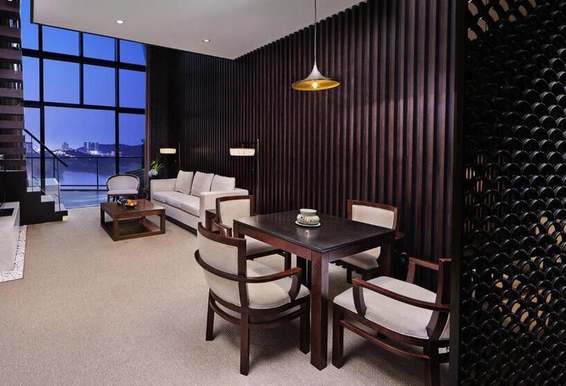 سوییت دوبلکس, Shenzhen Castle Golf