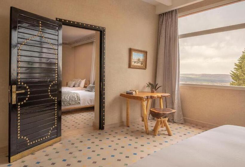 Family Suite, Diar Illi