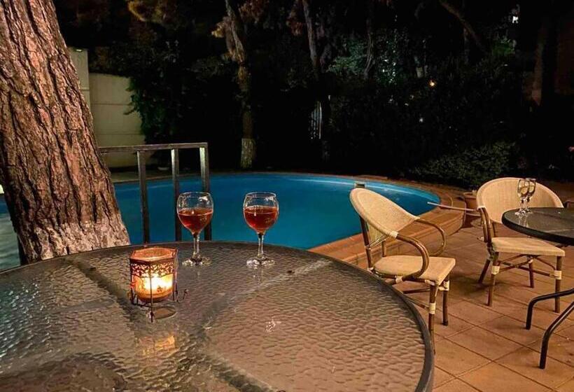 مجموعه ویستا شهر, Betssy S Mtatsminda View