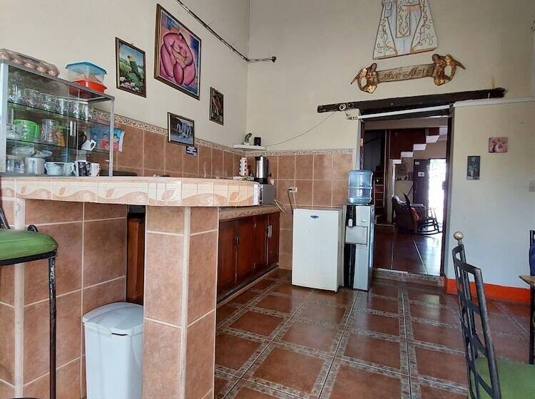 스탠다드 트리플 룸, Hostal Ruinas De San Sebastián