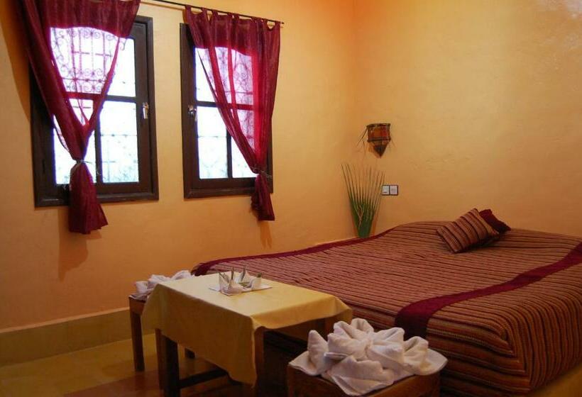غرفة قياسية فردية, Auberge Tinit