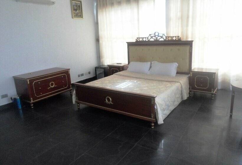 Апартаменты 3 Спальни, Dream Court Apartment