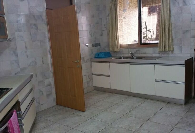 Апартаменты 3 Спальни, Dream Court Apartment