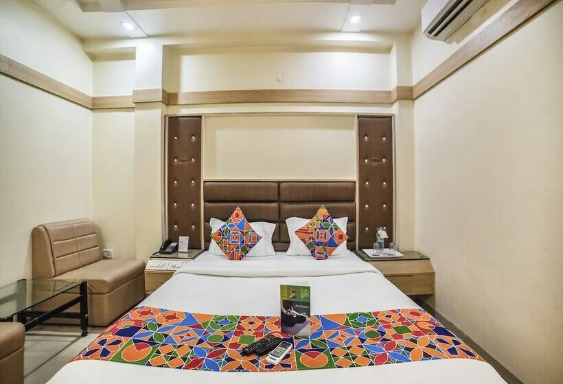 Номер Deluxe, Fabhotel Santoor Geeta Bhawan Square
