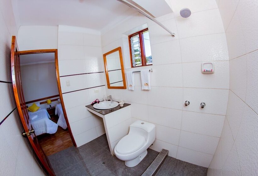 غرفة قياسية رباعية, Cusco House