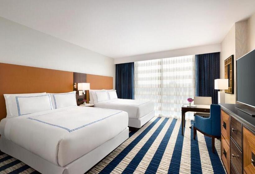 Standard-invahuone, Fairmont Austin