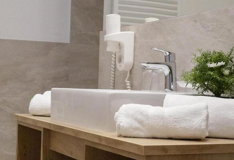 Апартаменты 1 Спальня с Видом, Pension Apartment Erna