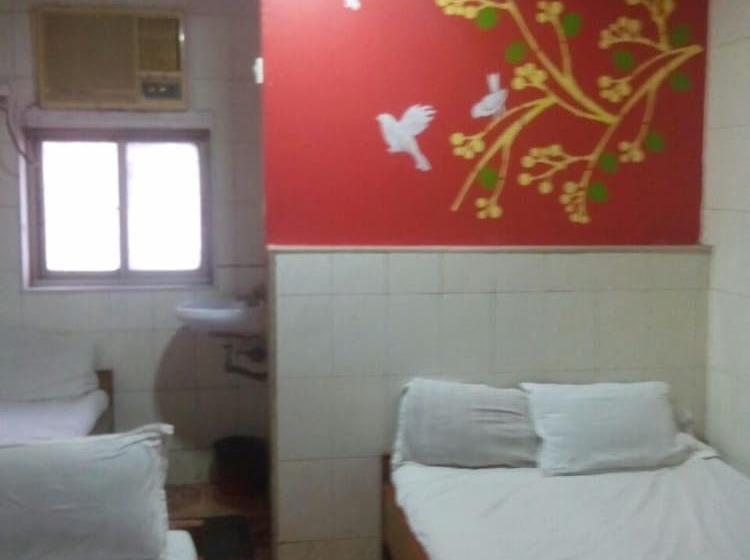 غرفة ديلوكس, Central Guest House