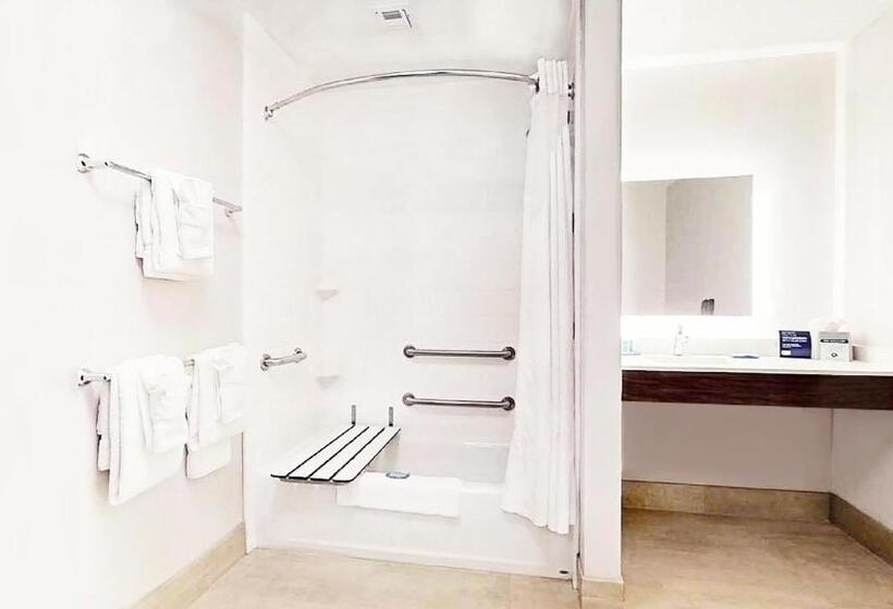 Номер Стандарт Адаптированный для Инвалидов, Holiday Inn Express & Suites   Chalmette   New Orleans S, An Ihg