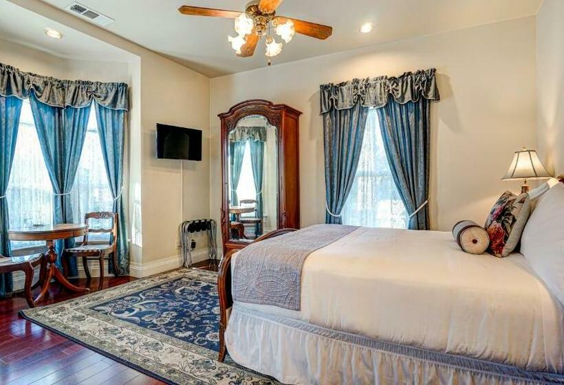 Люкс, The River Belle Inn