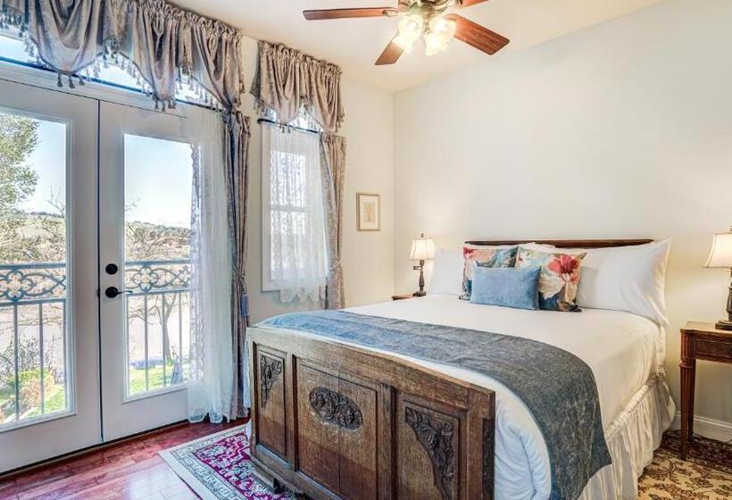 Люкс Вид на Реку, The River Belle Inn