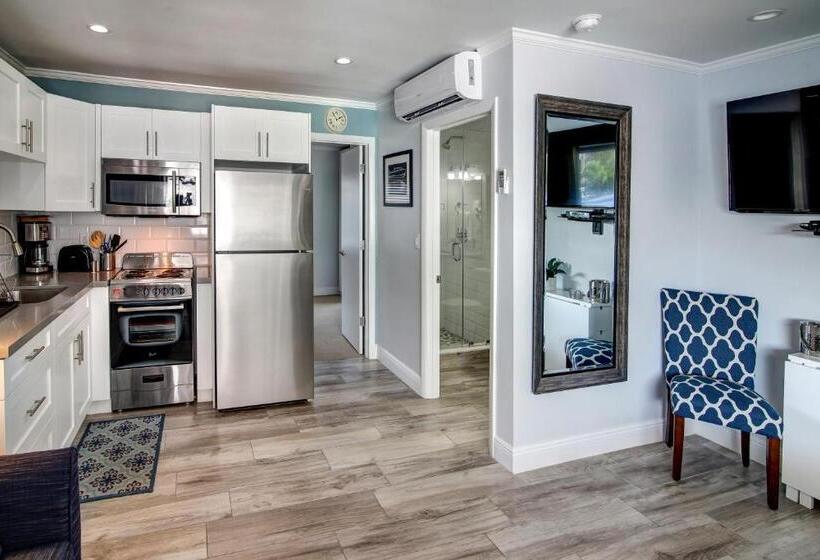 スタンダードスタジオ, Maydee Suites In Florida