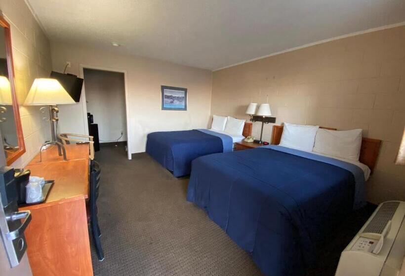 Четырехместный Номер Стандарт, Regency Inn