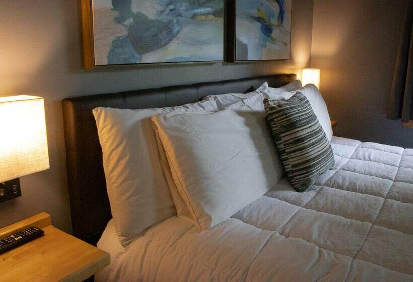 سوییت خانوادگی, New England Inn & Lodge