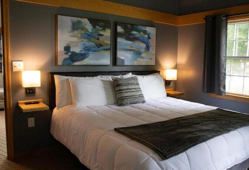 سوییت خانوادگی, New England Inn & Lodge
