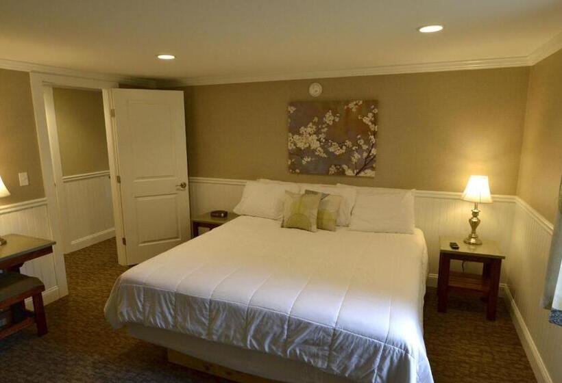 Family Suite, New England Inn & Lodge