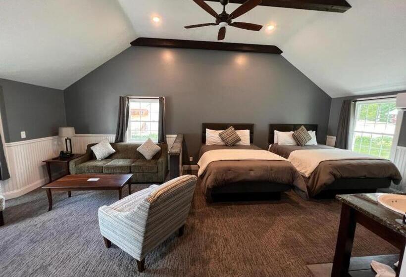 سوییت, New England Inn & Lodge