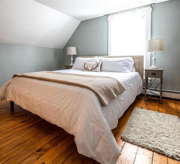 Номер Deluxe Кровать Кинг, Woodbridge Inn Bed & Breakfast