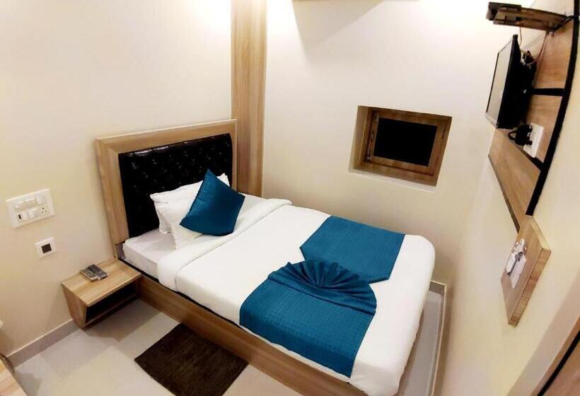 Quarto Superior Individual, City