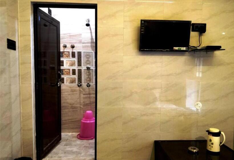 Quarto Superior Individual, City