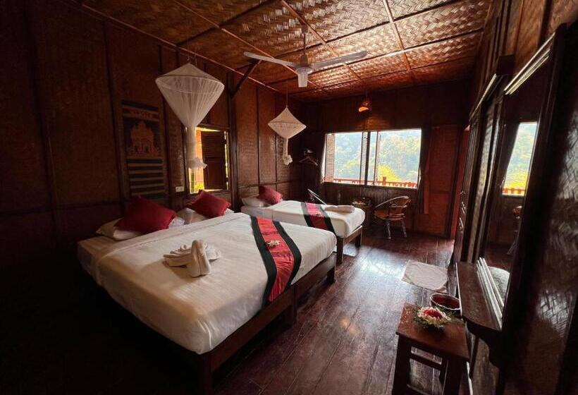 Трехместный Номер Стандарт с Видом, Mekong Riverside Lodge