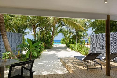 ویلای 1 خوابه, Outrigger Maldives Maafushivaru Resort