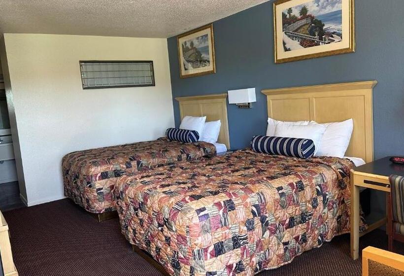 Номер Стандарт 2 Двуспальные Кровати, Economy Inn