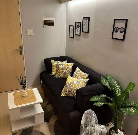 침실 2개 아파트, Joystaycation Condo