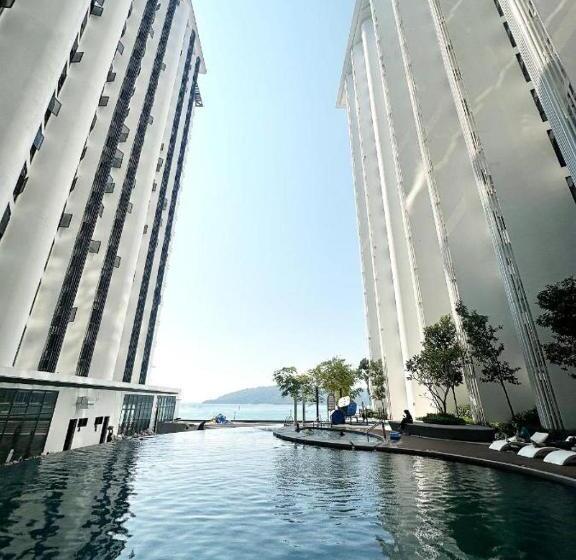 إستديو قياسى مطل على حمام السباحة, The Shore By Petite Residence