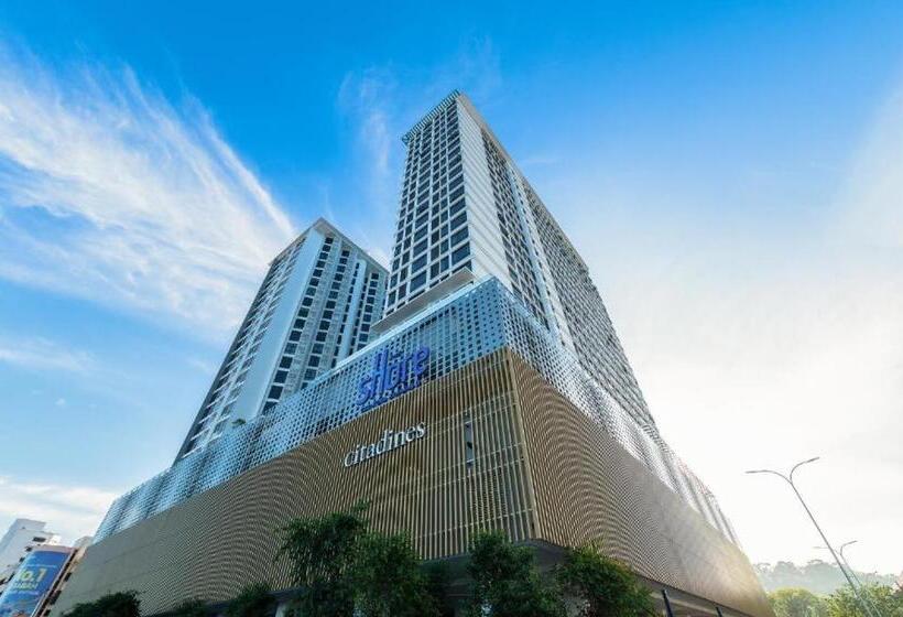 إستديو قياسى مطل على حمام السباحة, The Shore By Petite Residence