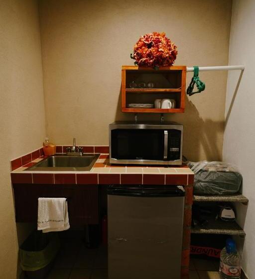 オーシャンビュースタンダードルーム, Guzman Suites