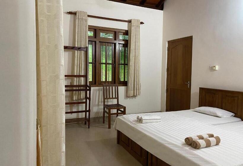 Номер Стандарт с Балконом, Green Country Lodge