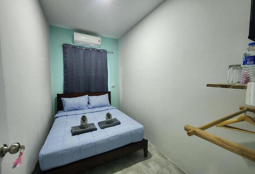 Quarto Estandar Banheiro Compartilhado, Up To Gu Station