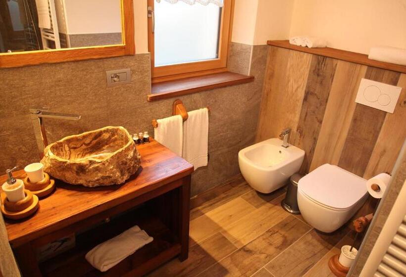 اتاق لوکس خانوادگی, Mi Casa Tu Casa