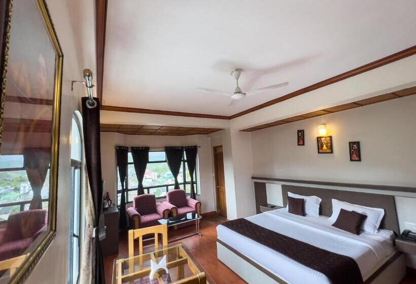 Standardrum, Munnar Castle