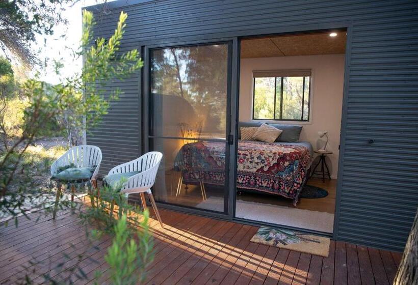 스탠다드 룸 킹사이즈 침대, Island Alive Guest House