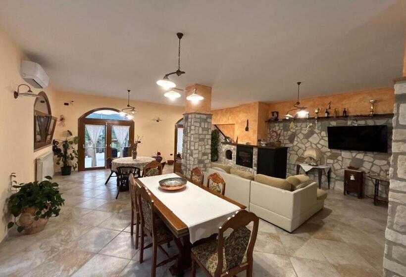 バルコニー付きデラックスルーム, Casa Scirocco Pontelatone