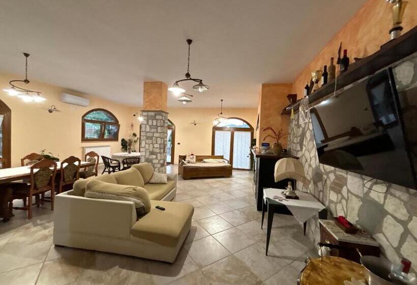 Номер Стандарт с Балконом, Casa Scirocco Pontelatone