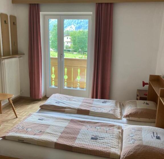 Номер Стандарт, Pension Obermair