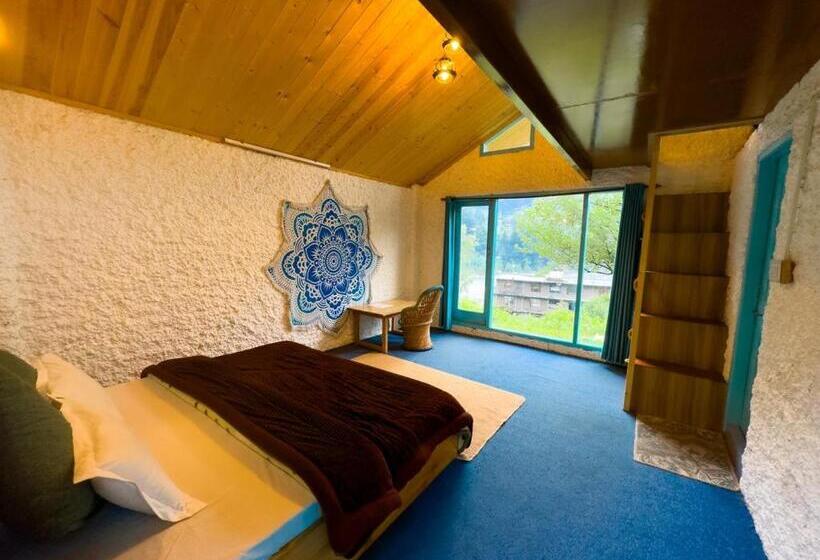 Семейный Номер, The Satvic Retreat