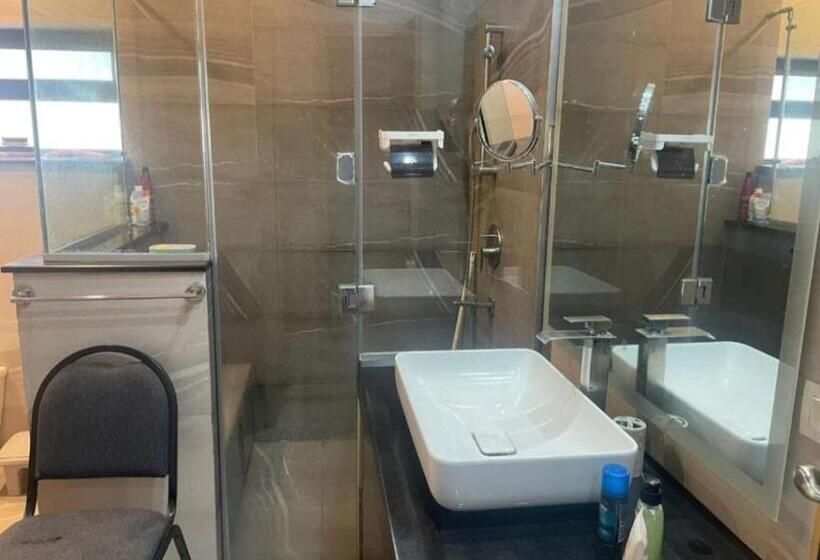 اتاق استاندارد, Oasis Lounge Suites 2